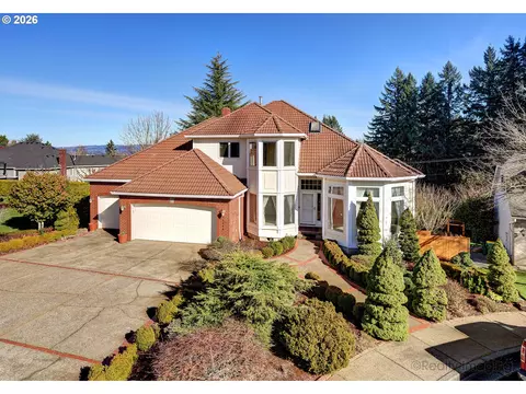 17549 SW Kemmer View Ct, Beaverton, OR 97007
