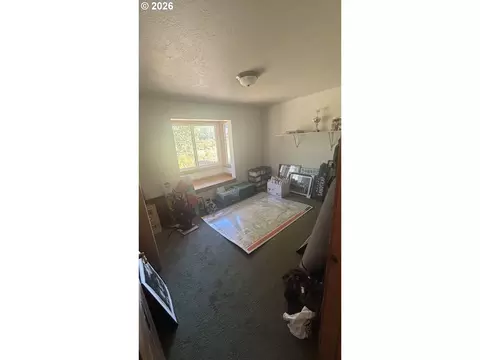 Bedroom - 86635 Pine Grove Rd, Eugene, OR 97402 photo 1 of 3