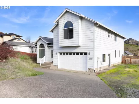 4467 Melody Ln, Roseburg, OR 97471
