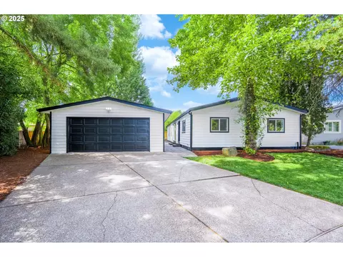 995 NW Arrowood Dr, Mcminnville, OR 97128