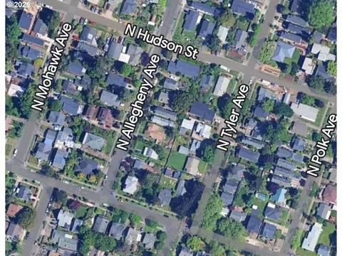 8550 N Allegheny Ave, Portland, OR 97203