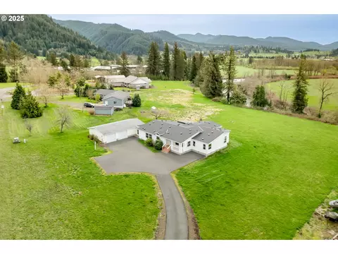 8265 Sollie Smith Rd, Tillamook, OR 97141