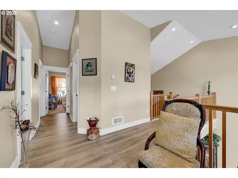 Entry Way - 935 Hemlock St, Florence, OR 97439 photo 7 of 7