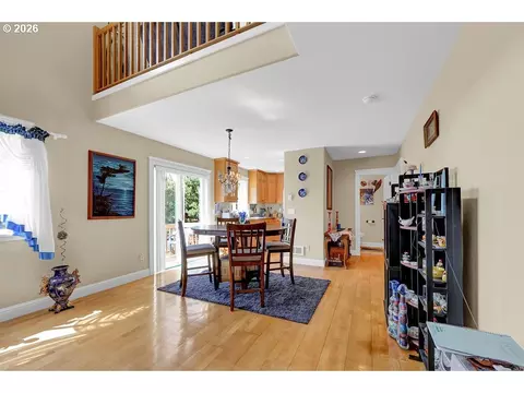 Dining - 935 Hemlock St, Florence, OR 97439 photo 1 of 3