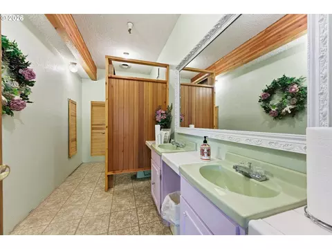 Bath - 407 E 2nd St, Rainier, OR 97048 photo 3 of 3