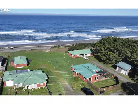33620 Ophir Rd, Gold Beach, OR 97444