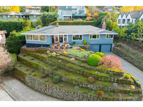6135 SE Taylor Ct, Portland, OR 97215