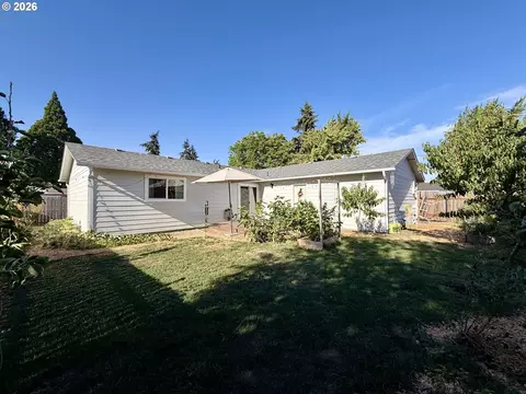 Exterior - 4073 Marshall Ave, Eugene, OR 97402 photo 5 of 7