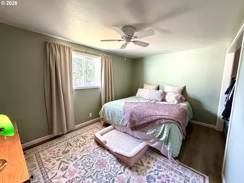 Bedroom - 4073 Marshall Ave, Eugene, OR 97402 photo 1 of 4