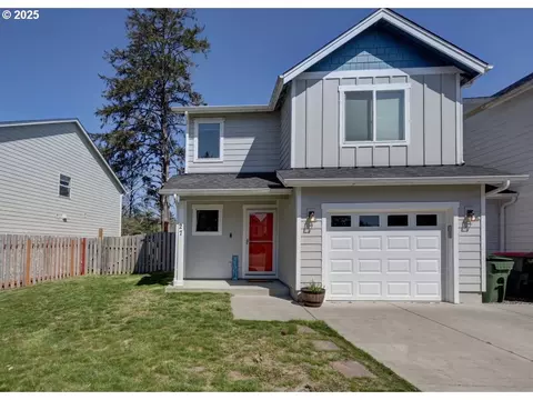 27 NW 6th Pl, Warrenton, OR 97146