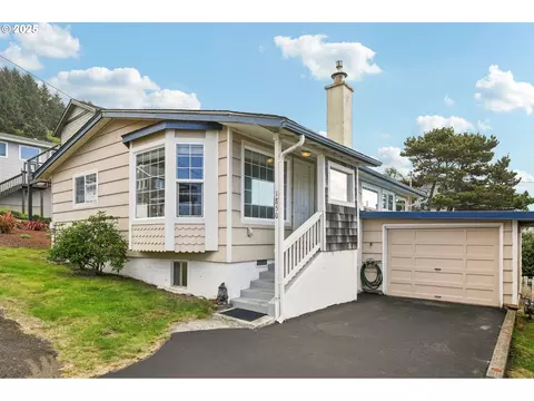 1850 NE 68th St, Lincoln City, OR 97367