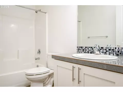 Bath - 835 S 25th Ave, Cornelius, OR 97113 photo 2 of 2
