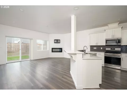 Living - 835 S 25th Ave, Cornelius, OR 97113 photo 1 of 3