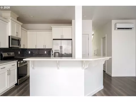 Kitchen - 835 S 25th Ave, Cornelius, OR 97113 photo 4 of 4