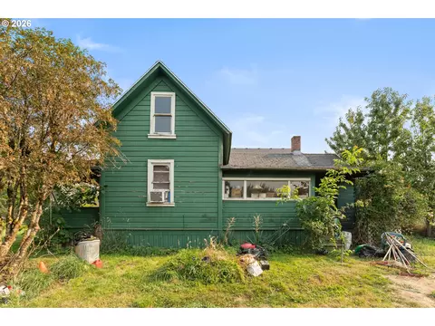 Exterior - 1949 SE Orient Dr, Gresham, OR 97080 photo 4 of 11