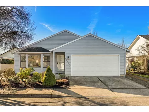 15802 NE Sacramento St, Portland, OR 97230