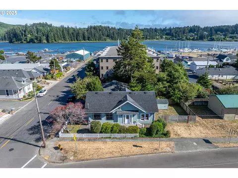 289 Harbor St, Florence, OR 97439