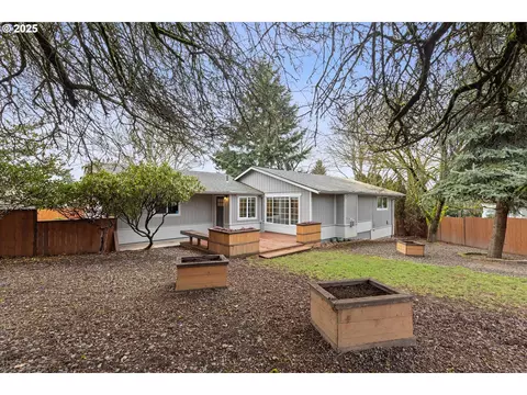 5210 SE Malden Dr, Portland, OR 97206
