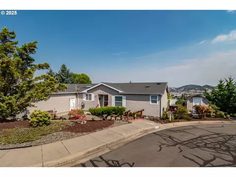 110 Morning Crest Ct, Roseburg, OR 97471