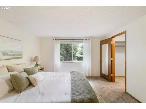 Bedroom - 101 Westbrook Way, Eugene, OR 97405 photo 2 of 4