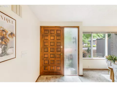 Entry Way - 101 Westbrook Way, Eugene, OR 97405 photo 1 of 1