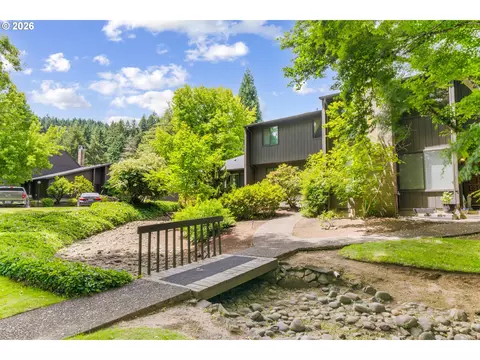 Exterior - 101 Westbrook Way, Eugene, OR 97405 photo 8 of 9