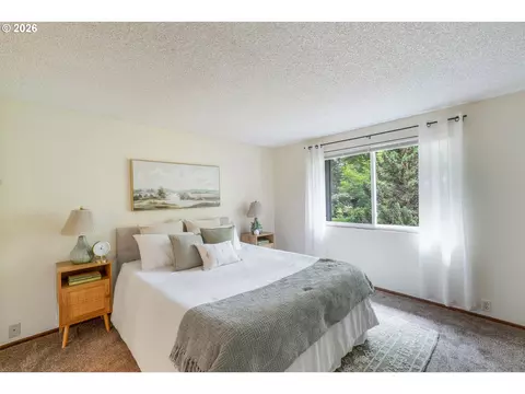 Bedroom - 101 Westbrook Way, Eugene, OR 97405 photo 1 of 4