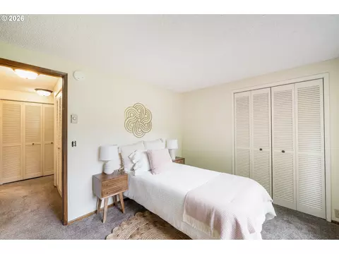 Bedroom - 101 Westbrook Way, Eugene, OR 97405 photo 4 of 4