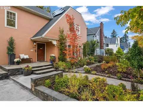 2223 NE 32nd Ave, Portland, OR 97212