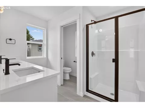 Bath - 4063 SW Mckinley #35, Gresham, OR 97080 photo 1 of 5