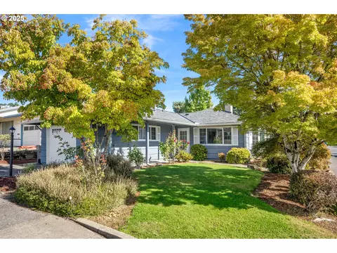 15745 SW Queen Victoria Pl, King City, OR 97224