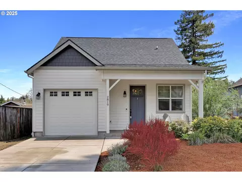 2819 Adams St, Eugene, OR 97405