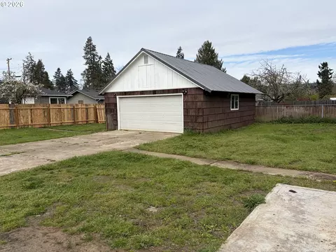First St., Cottage Grove, OR 97424