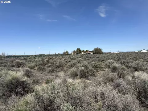 tinsel rd, Christmas Valley, OR 97641