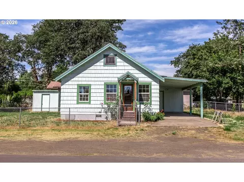 88180 3rd St, Veneta, OR 97487