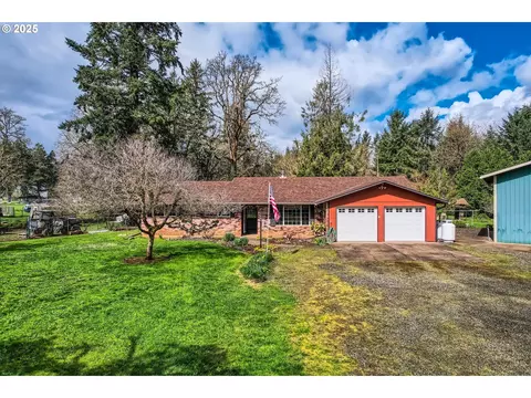 18301 S Clear Acres Dr, Oregon City, OR 97045