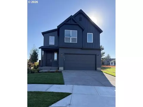808 Magnolia Ave, Woodburn, OR 97071