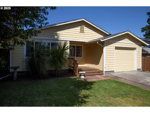 1673 29th St, Florence, OR 97439