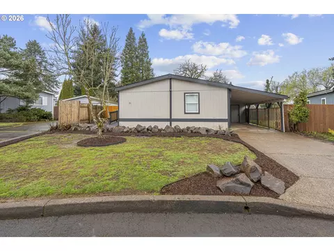 1282 E 3rd St, Lafayette, OR 97127