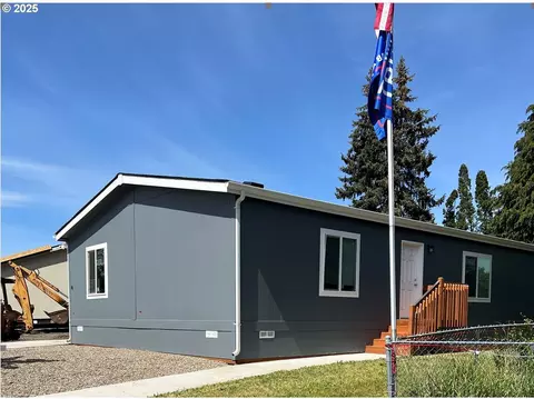 27645 Snyder Rd #35, Junction City, OR 97448