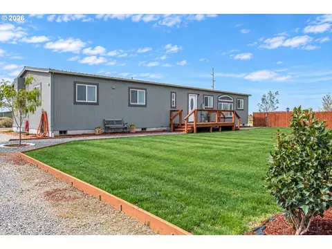 57250 Snowflake Rd, Christmas Valley, OR 97641