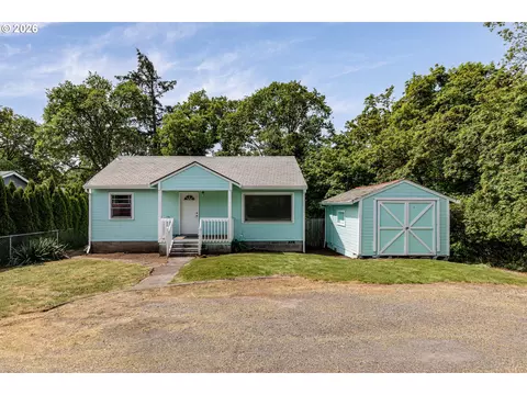 215 S 8th St, Saint Helens, OR 97051