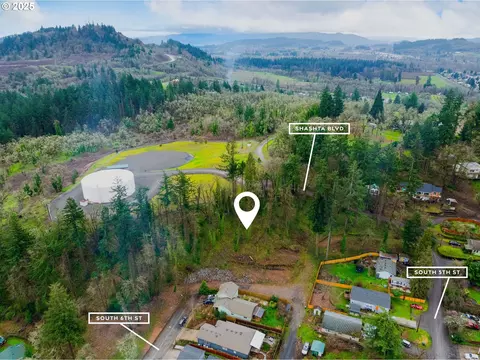 540 S 6th St, Springfield, OR 97477