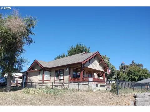733 S Main St, Condon, OR 97823