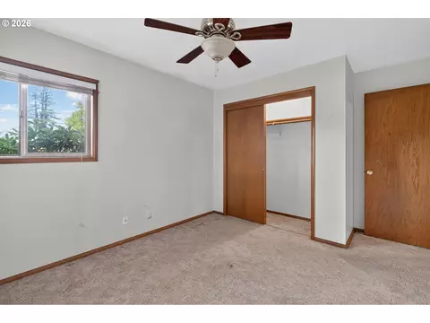 Bedroom - 424 S 10th Ave, Cornelius, OR 97113 photo 6 of 6