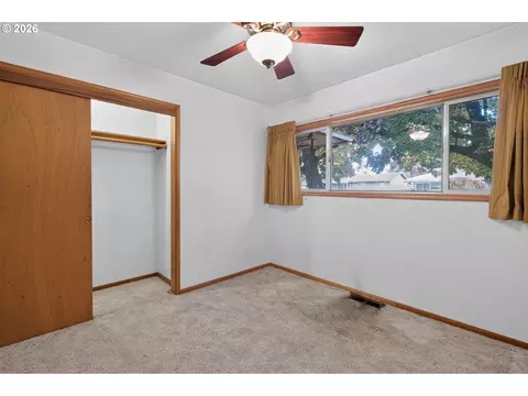 Bedroom - 424 S 10th Ave, Cornelius, OR 97113 photo 4 of 6