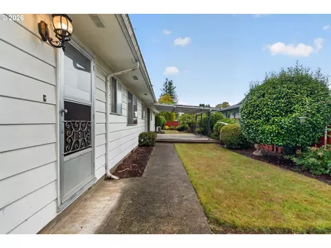 Exterior - 424 S 10th Ave, Cornelius, OR 97113 photo 8 of 10