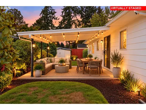 Exterior - 424 S 10th Ave, Cornelius, OR 97113 photo 6 of 10