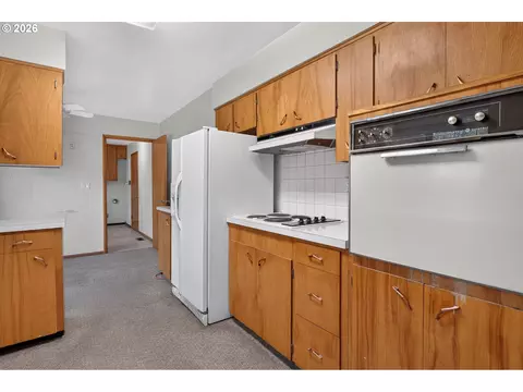 Kitchen - 424 S 10th Ave, Cornelius, OR 97113 photo 3 of 3