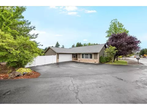 2282 Eagle Loop, Sutherlin, OR 97479